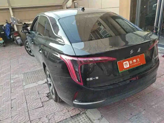 Hongqi E-QM5 — Фото автомобиля 7