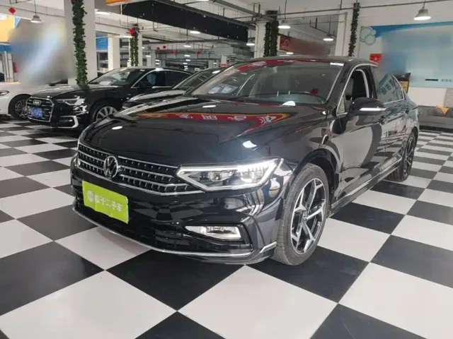 Фотография автомобиля — Volkswagen Magotan