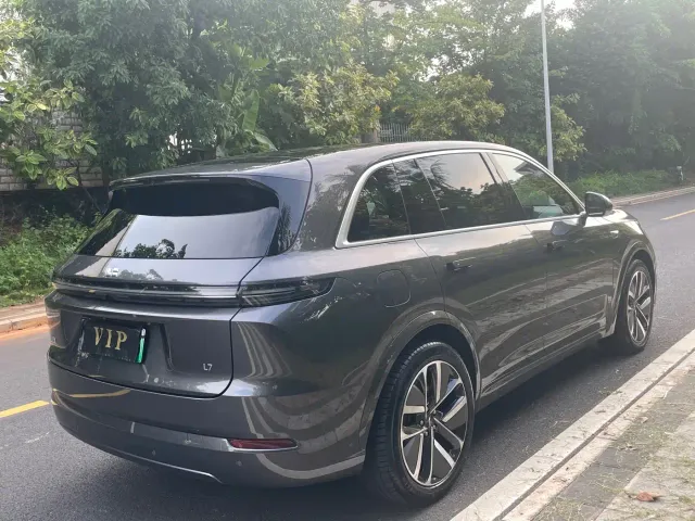 Li Auto L7 — Фото автомобиля 9