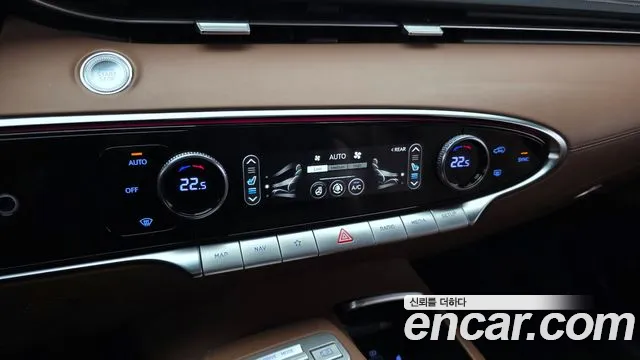 Genesis GV70 — Фото автомобиля 25