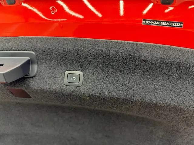 Xiaomi SU7 — Фото автомобиля 24