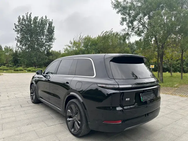 Li Auto L9 — Фото автомобиля 7