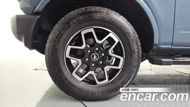 Ford Bronco — Фото автомобиля 5