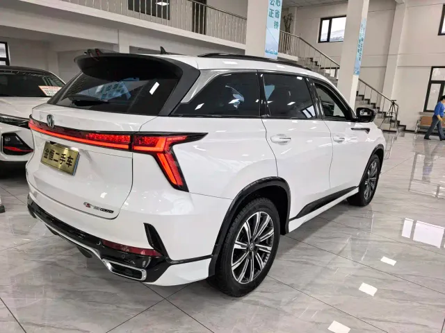 Changan CS75 Plus — Фото автомобиля 6