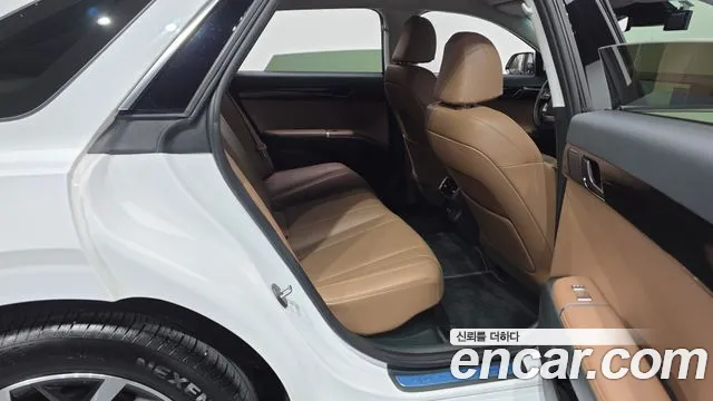 Hyundai Grandeur GN7 — Фото автомобиля 18