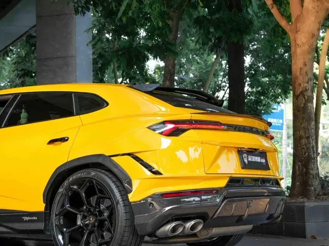 Lamborghini Urus — Фото автомобиля 10