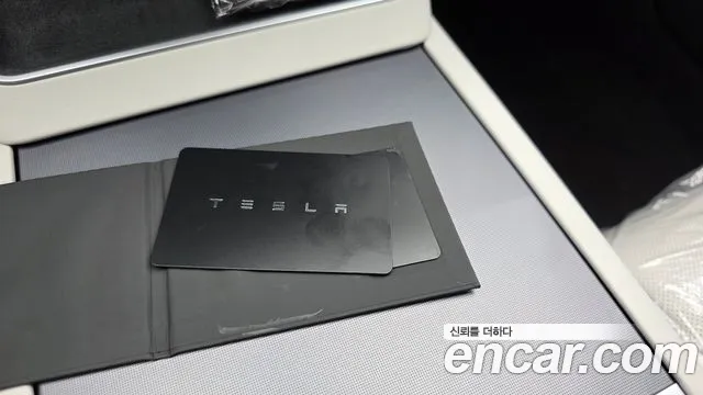 Tesla Model Y — Фото автомобиля 8