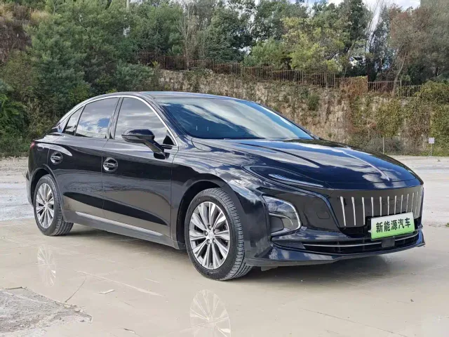 Hongqi E-QM5 — Фото автомобиля 3
