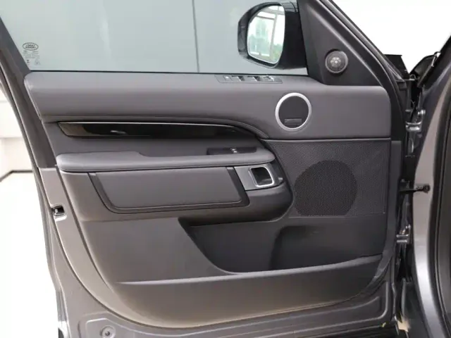 Land Rover Discovery 2024 Model 300PS S — Фото автомобиля 10