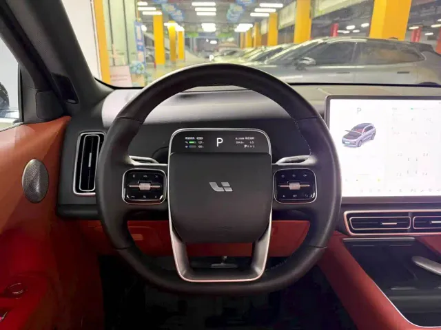 Li Auto L8 — Фото автомобиля 20
