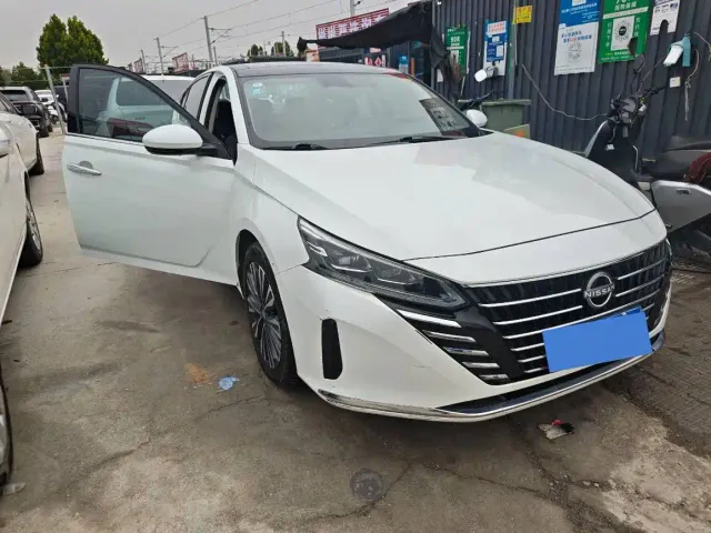 Nissan Teana — Фото автомобиля 3