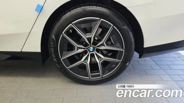 BMW 5 Series G60 — Фото автомобиля 21