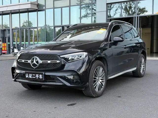 Фотография автомобиля — Mercedes-Benz GLC-Class