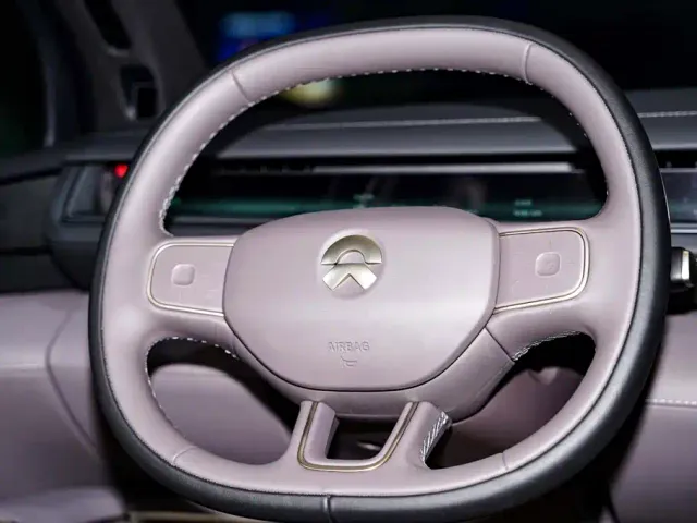 Nio ES8 — Фото автомобиля 14