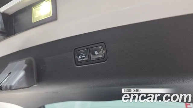 Genesis GV70 — Фото автомобиля 30