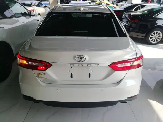 Toyota Camry — Фото автомобиля 3