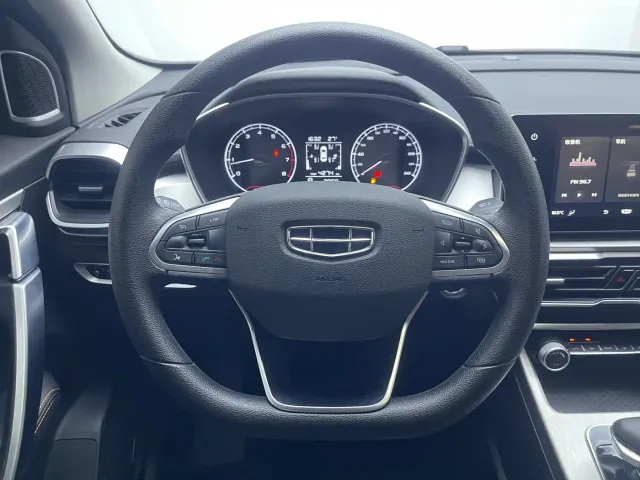 Geely Binyue — Фото автомобиля 18