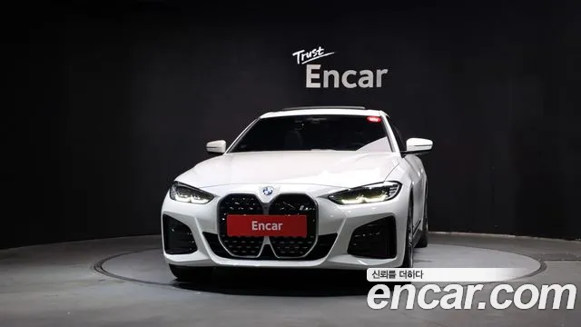 BMW i4 — Фото автомобиля 3