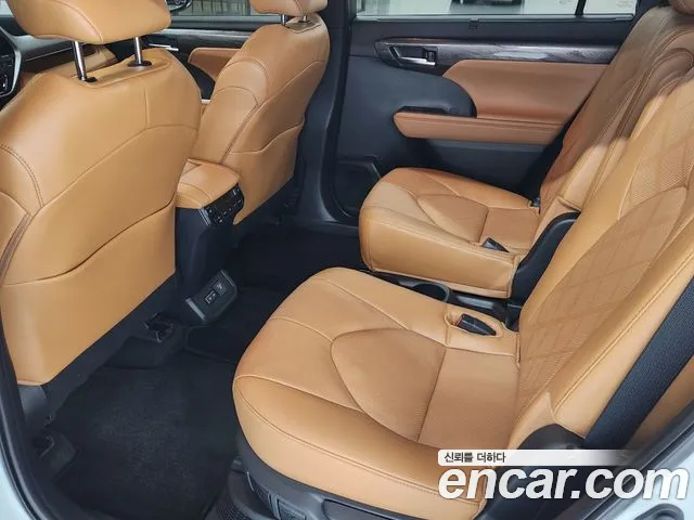 Toyota Highlander — Фото автомобиля 11
