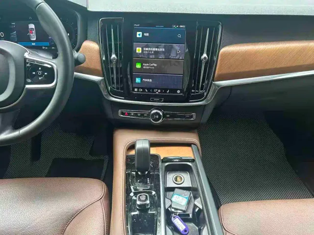 Volvo S90 — Фото автомобиля 6