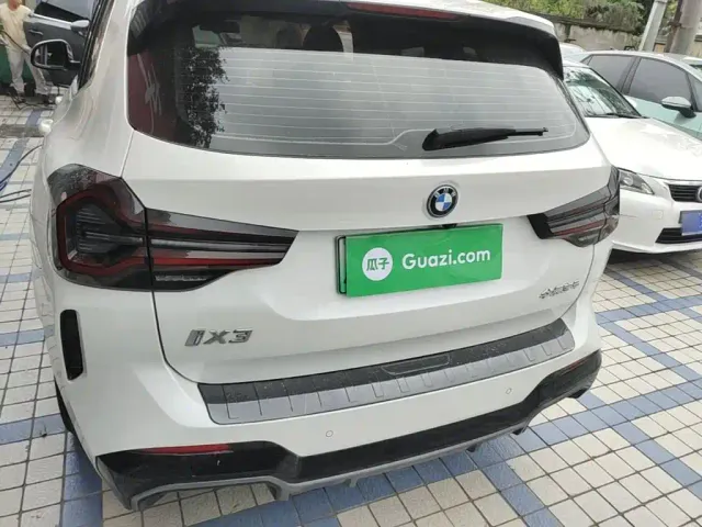 BMW iX3 — Фото автомобиля 5