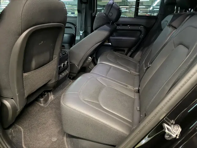 Land Rover Land Rover Defender 2025 110 3.0T P400 -Dynamic HSE — Фото автомобиля 9