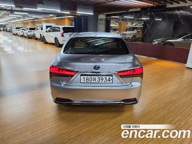 Lexus LS LS500h 5th Gen — Фото автомобиля 4