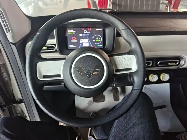 Wuling Hongguang Mini EV — Фото автомобиля 10