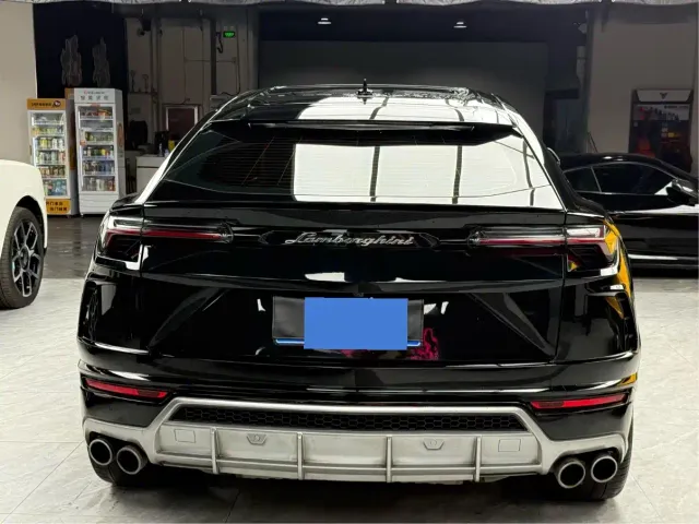 Lamborghini Urus — Фото автомобиля 4
