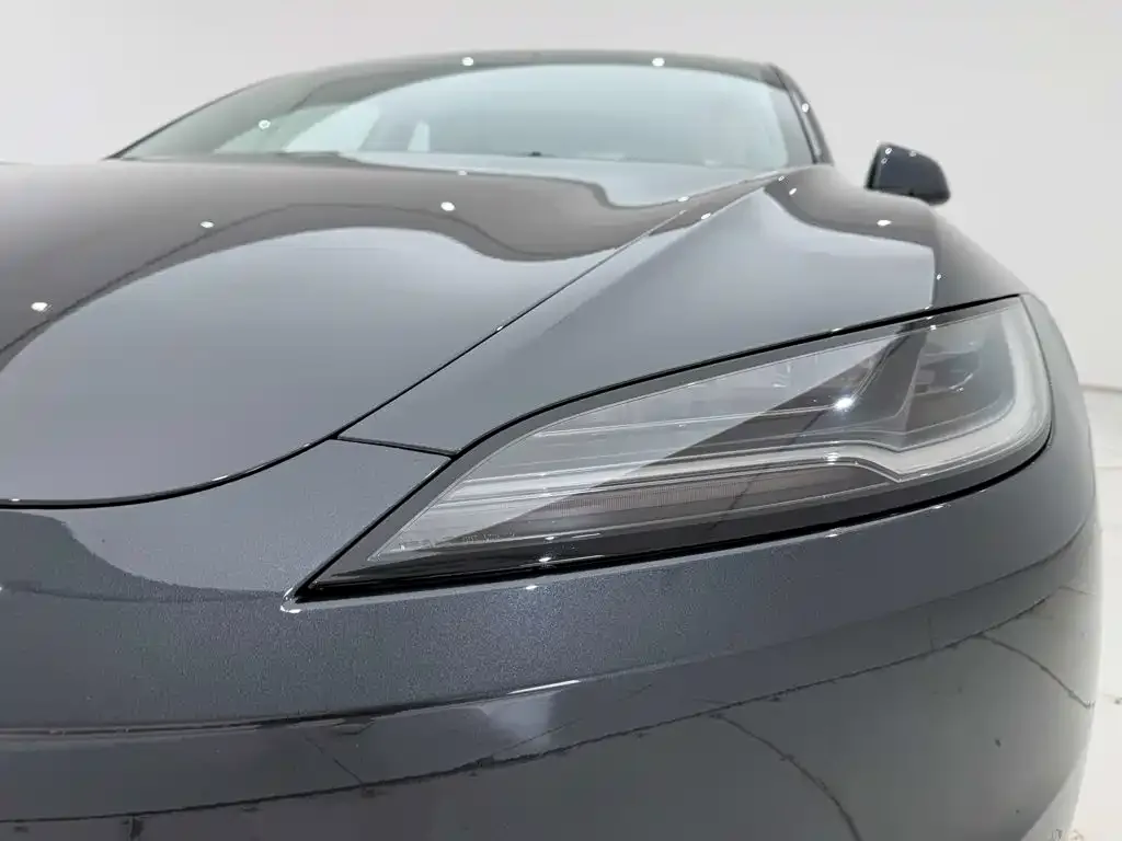 Tesla Model 3 2025 Long Range All-Wheel Drive — Фото автомобиля 8