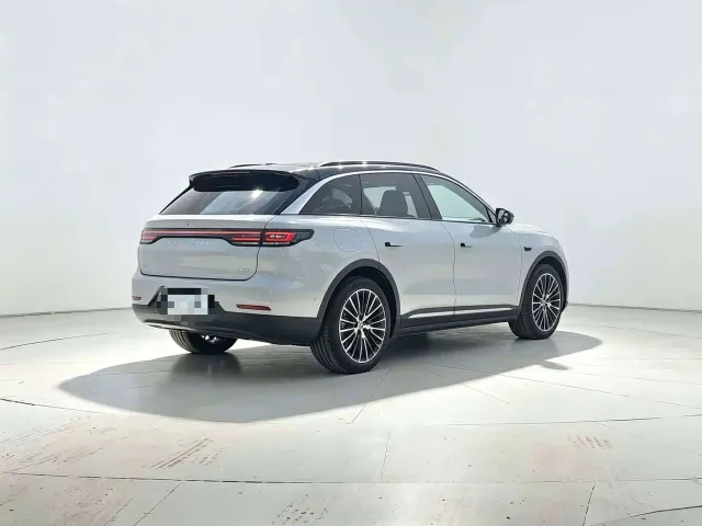 Leapmotor C11 — Фото автомобиля 8