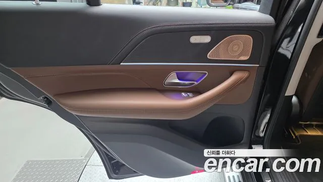 Mercedes-Benz GLE-Class — Фото автомобиля 25