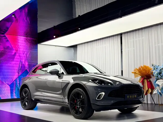 Aston Martin DBX — Фото автомобиля 3