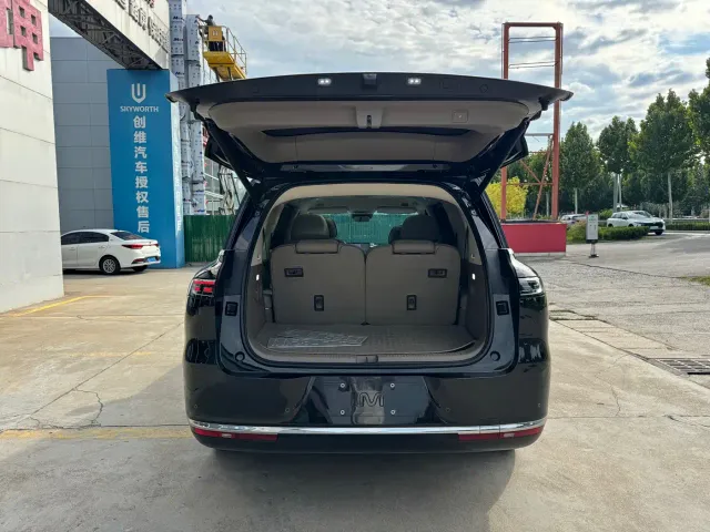 IM Motors LS9 — Фото автомобиля 12