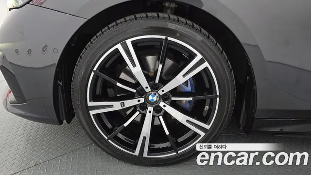 BMW 5 Series G60 — Фото автомобиля 5