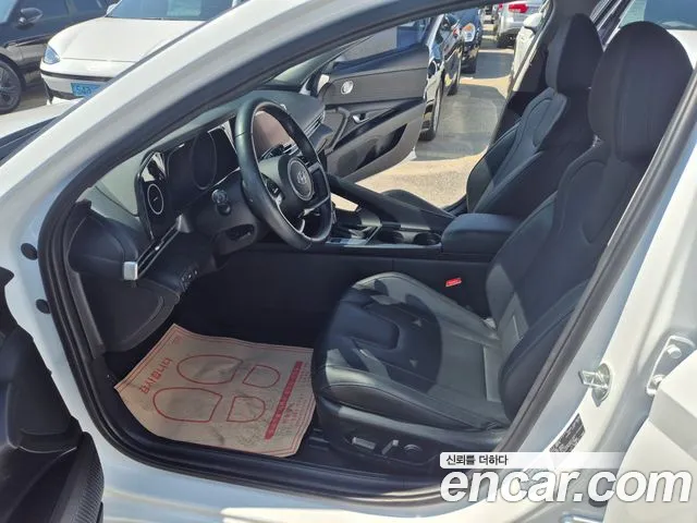 Hyundai AVANTE Avante (CN7) — Фото автомобиля 10