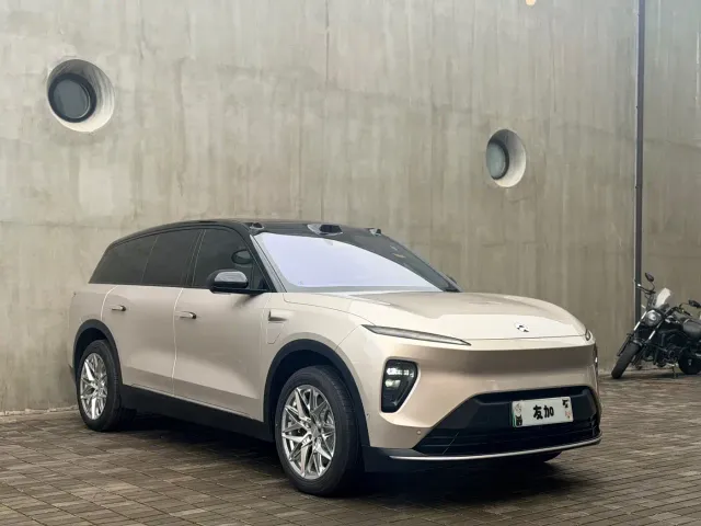 Nio ES8 — Фото автомобиля 3