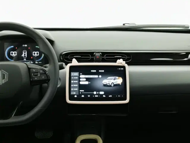 Leapmotor T03 — Фото автомобиля 12