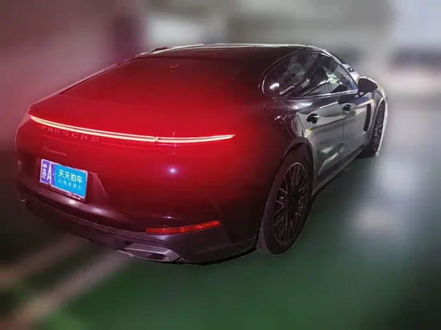 Porsche Panamera — Фото автомобиля 2