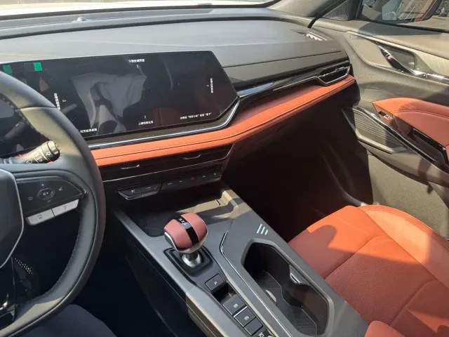 Changan X5 Plus — Фото автомобиля 9