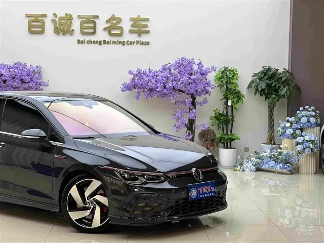 Volkswagen Golf GTI 2021 380TSI DSG GTI — Фото автомобиля 5