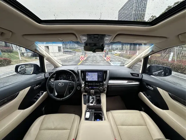 Toyota Vellfire — Фото автомобиля 25