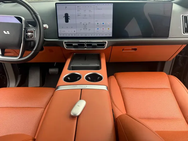 Li Auto L9 — Фото автомобиля 3