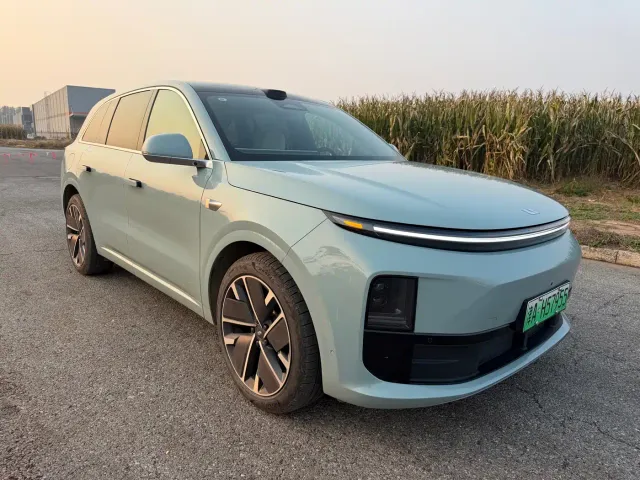 Li Auto L6 — Фото автомобиля 6
