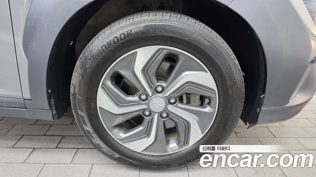 Hyundai Kona — Фото автомобиля 21