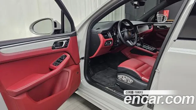 Porsche Macan — Фото автомобиля 9