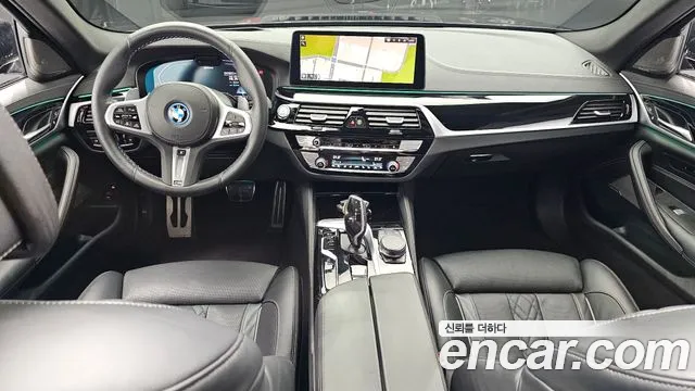 BMW 5 Series G30 — Фото автомобиля 10