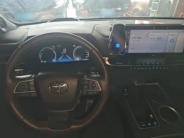 Toyota Sienna — Фото автомобиля 9