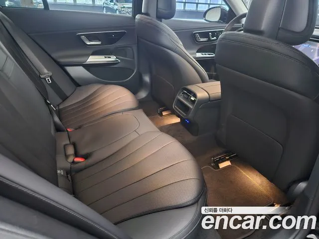 Mercedes-Benz E-Class — Фото автомобиля 11