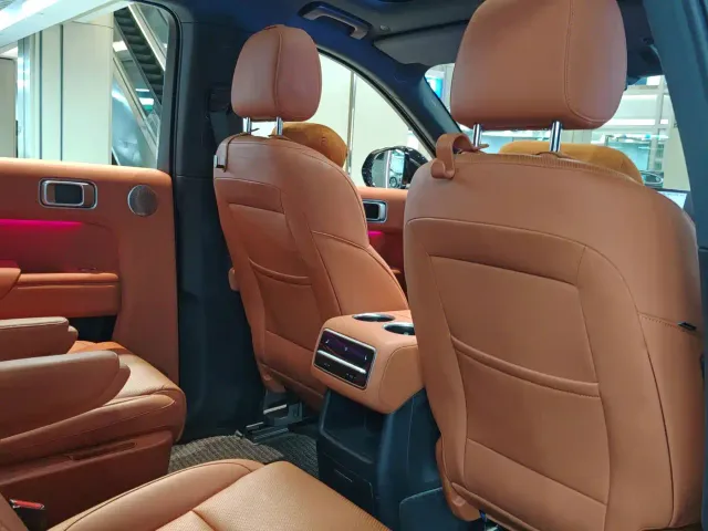 Li Auto L8 — Фото автомобиля 20